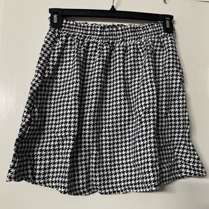 Brand New Houndstooth Mini Skirt with Belt